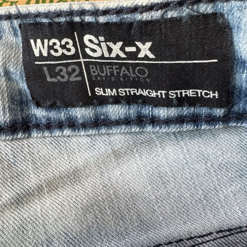 Buffalo David Bitton Light Wash Slim Straight Stretch Distressed Jeans 33x32